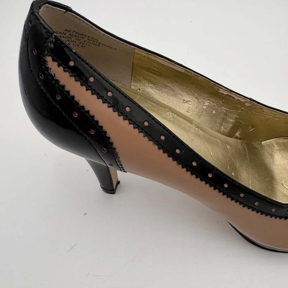 AK Anne Klein Women‎ Tan Black Cap Toe Brogue Heel Pumps Shoes Size 9.5M